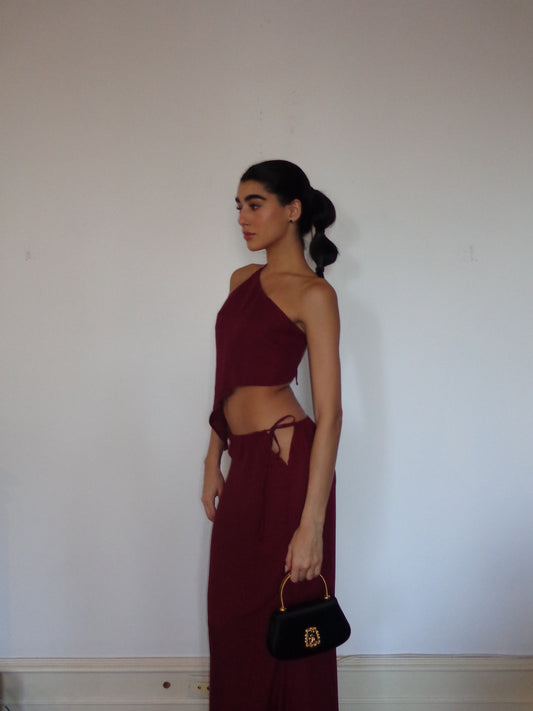 NAOMI SET IN BURGUNDY
